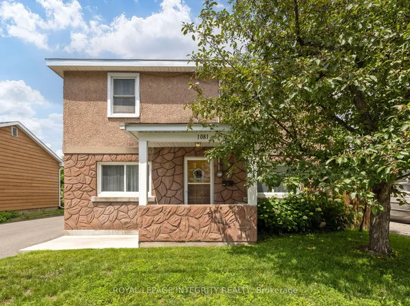 1081 Kenaston St, Ottawa, ON K1B 3P8