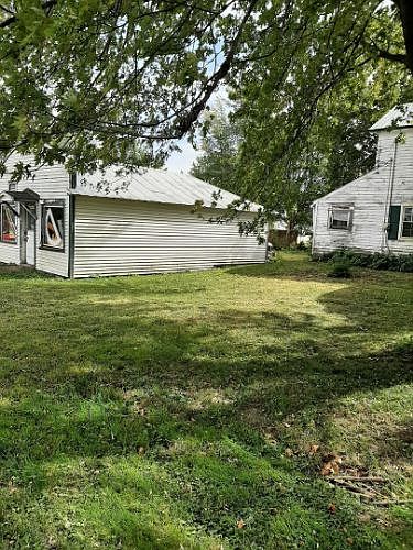 2nd image of 209 Mechanic St