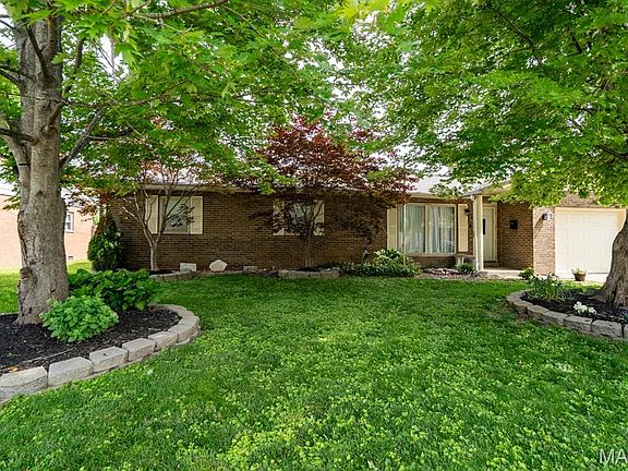 3rd image of 33 Snowbird Ln