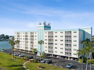 10216 Regal Dr APT 305, Largo, FL 33774