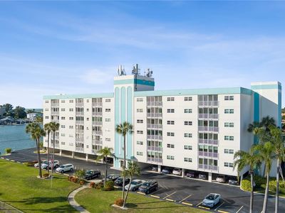 10216 Regal Dr APT 305, Largo, FL, 33774