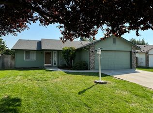 1881 E Cougar Creek Dr, Meridian, ID 83646