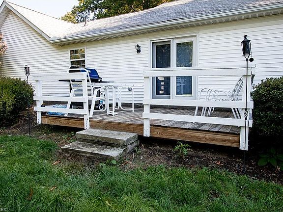 4th image of 150 Larchwood Dr