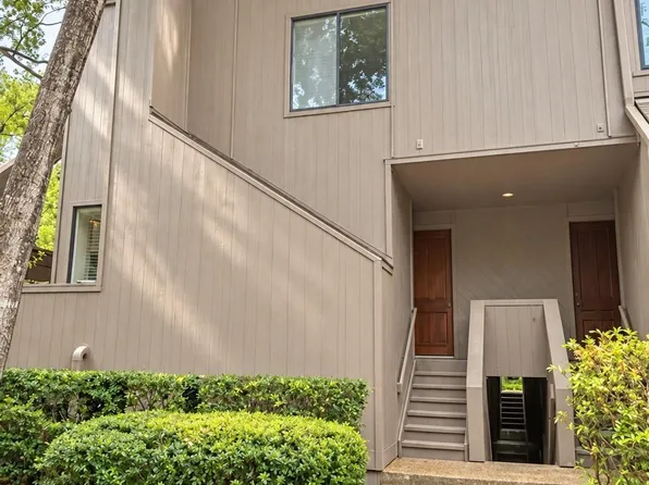100 Litchfield Ln, Houston, TX 77024