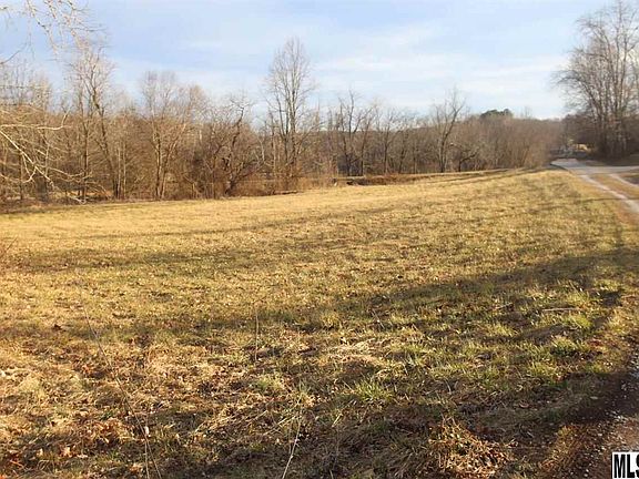 3rd image of 66 Whites Hollow Dr