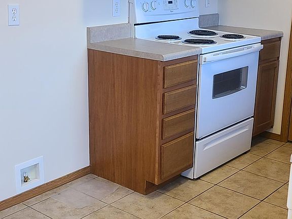 3rd image of 201 W Eagle Ln