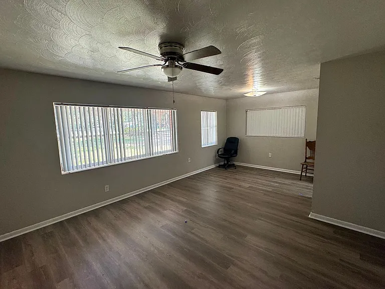 1602 E Sparkman Rd — Photo 49