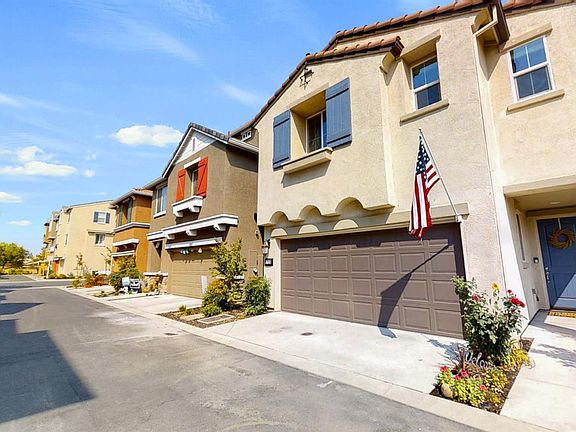 2nd image of 1725 Camino Real Way