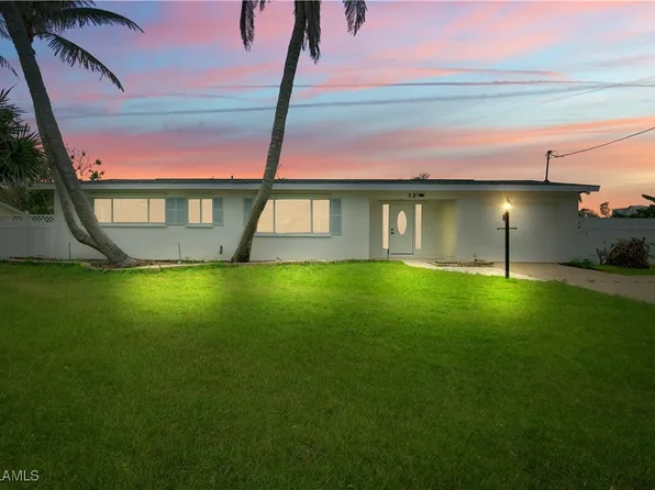 32 Fairview Blvd, Fort Myers Beach, FL 33931