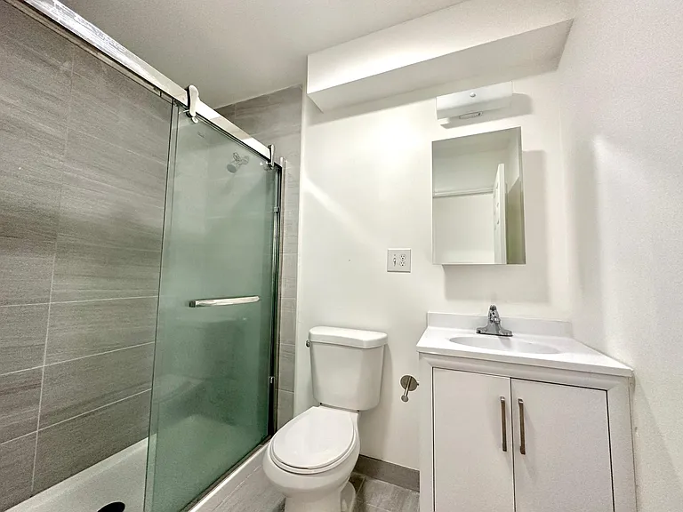1025 Buttonwood St #2 — Photo 11
