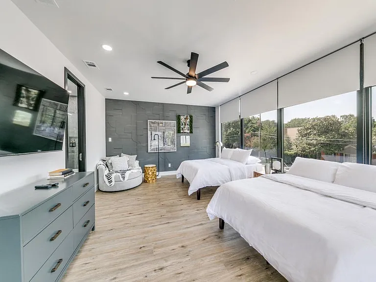4438 Bonham St — Photo 31