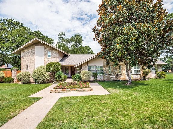 4th image of 1112 Plantation Dr N