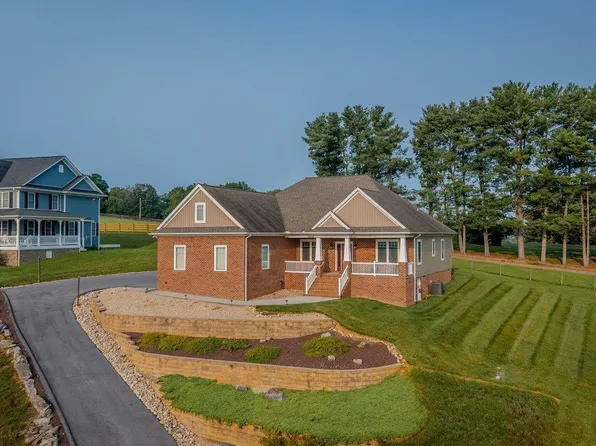 1540 Marigold Cir, Rockingham, VA 22801