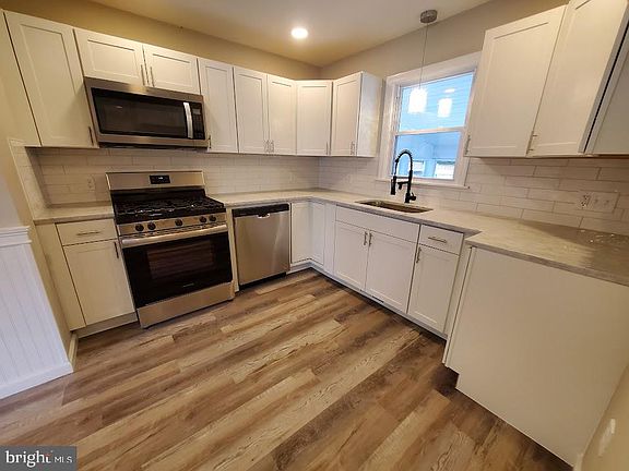4th image of 407 Pennington Dr