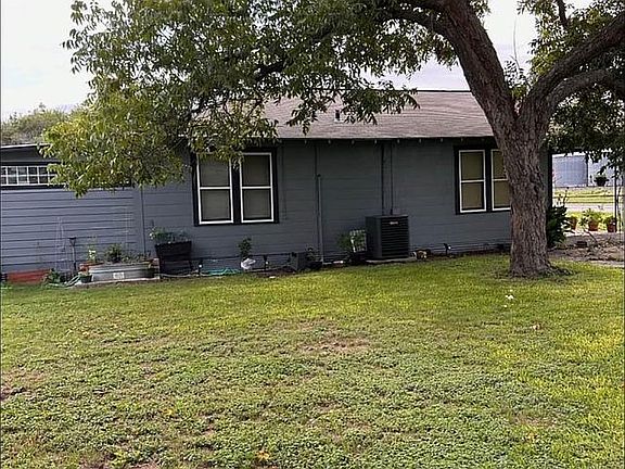5th image of 335 E San Antonio St