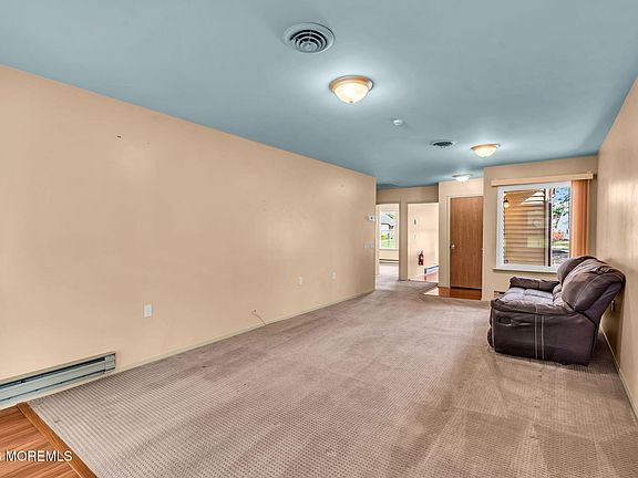 5th image of 20 Amesbury Road #B