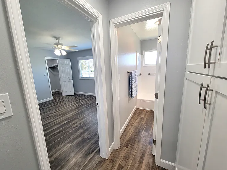 Marquis Apartments — Photo 19