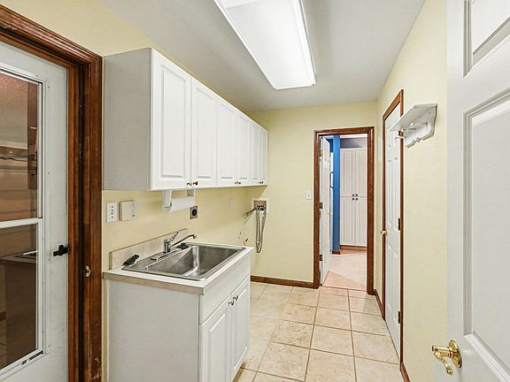 5th image of 2448 SW Golf View Ct