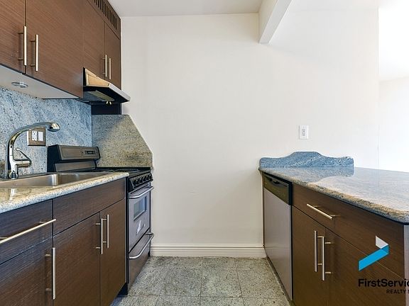 3rd image of 50 Prince St APT 5A
