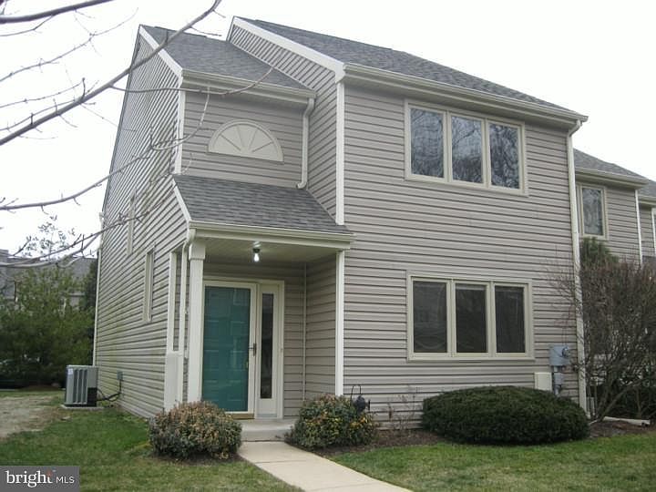 1st image of 76 Yellowwood Dr