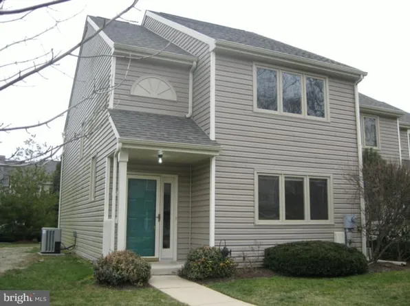 76 Yellowwood Dr, Downingtown, PA 19335
