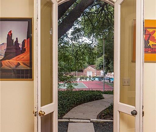 5th image of 6518 E Hill Dr