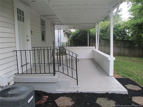 3rd image of 1535 Elliott Ave
