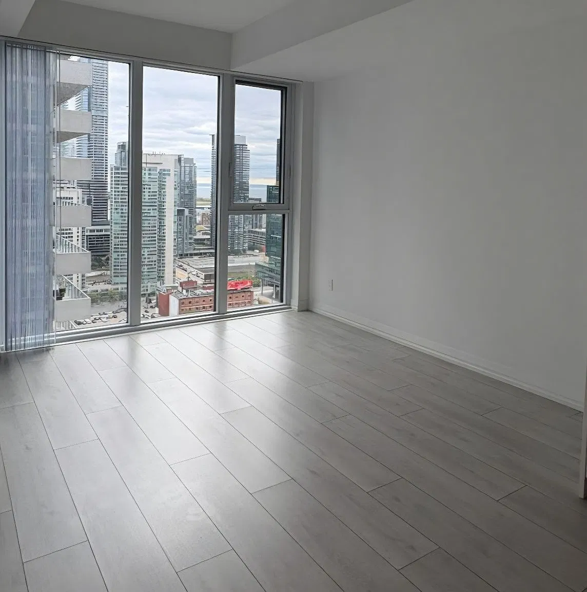 400 King West — Photo 4