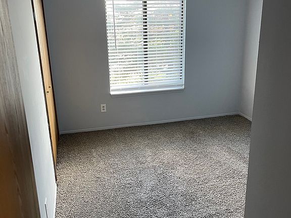 3rd image of 43456 Fountain Dr