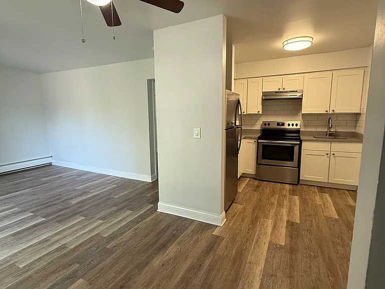 1080 N Wheeling Rd #301 — Photo 3