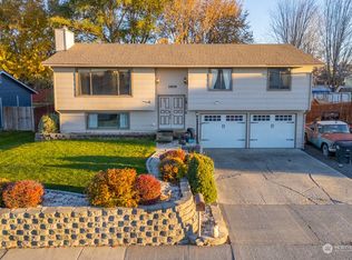 1409 S Lakeway Dr, Moses Lake, WA 98837