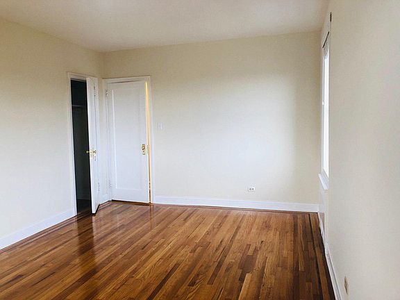 4th image of 2069 85th St #8bxe9nzcz