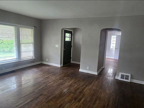 5th image of 2951 & 2957 E Huron St
