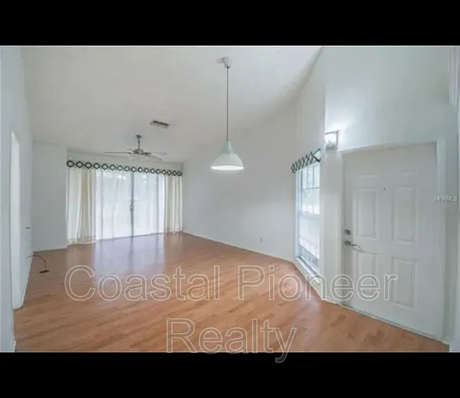 16101 Rambling Vine Dr E — Photo 19