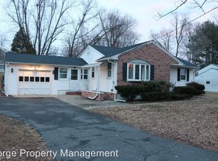204 Garvey Dr, Springfield, MA 01109