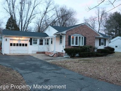 204 Garvey Dr, Springfield, MA, 01109