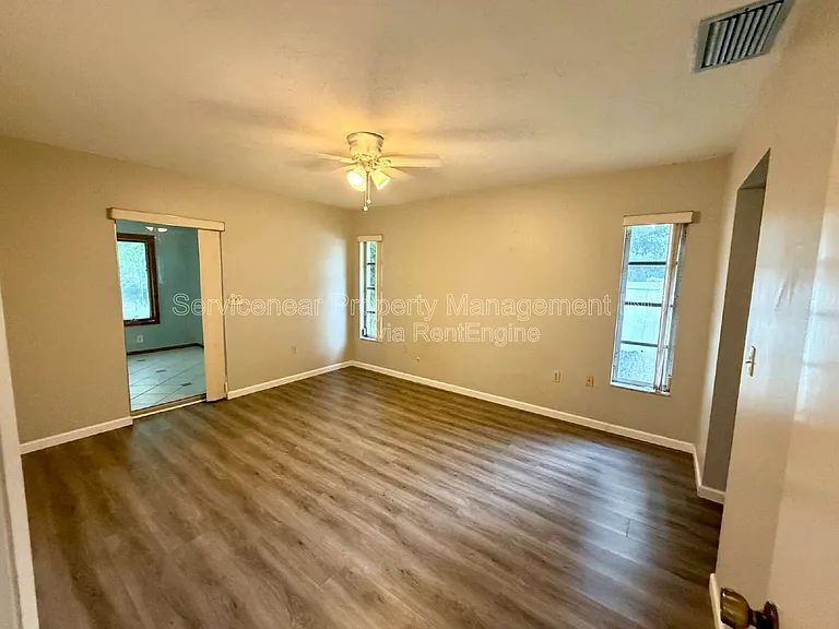 423 Whispering Oaks Ct — Photo 27