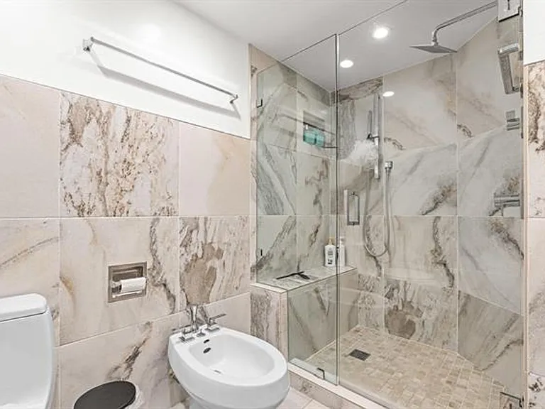 520 Brickell Key Dr #A200 — Photo 28
