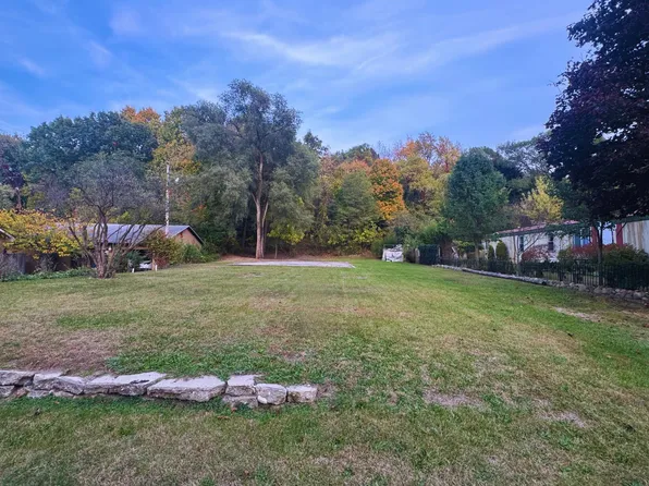 149 Allen Ct, Watervliet, MI 49098