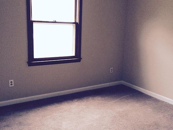 5th image of 103 Greenfield Ln