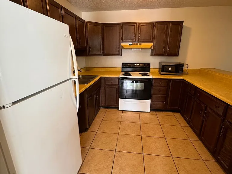 2406A N Grand Blvd #238-apt A — Photo 2