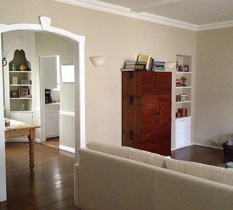 4th image of 206 1/2 El Camino Dr