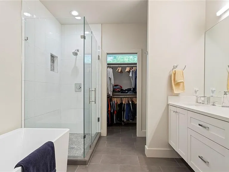 1412 Perez St #1 — Photo 11