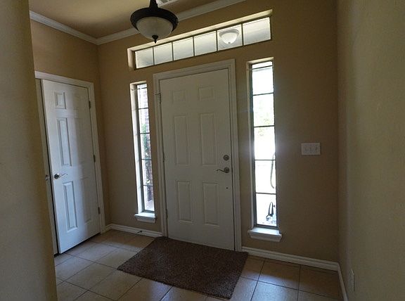 4th image of 2508 Lynn Ln