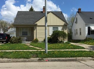 19961 Washtenaw St, Harper Woods, MI 48225