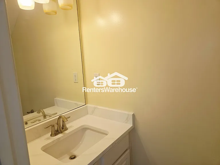 223 Regent Sq — Photo 9