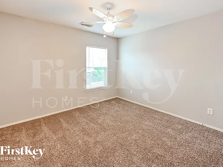 8008 Blue Jay St — Photo 12