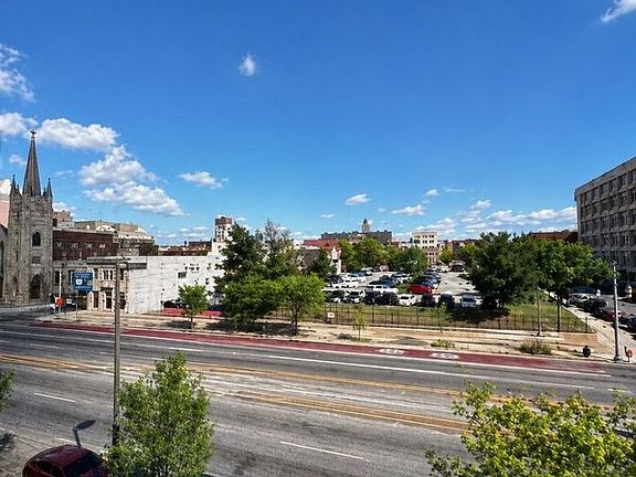 3rd image of 139 E North Ave #3