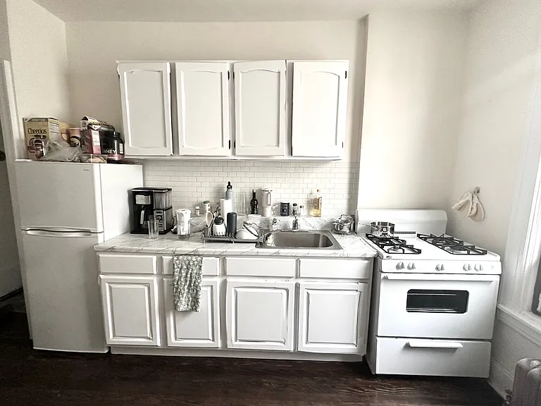 31-31 34th St #3B — Photo 2