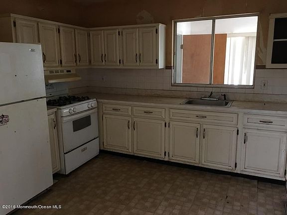 2nd image of 2084 Yorktowne Blvd
